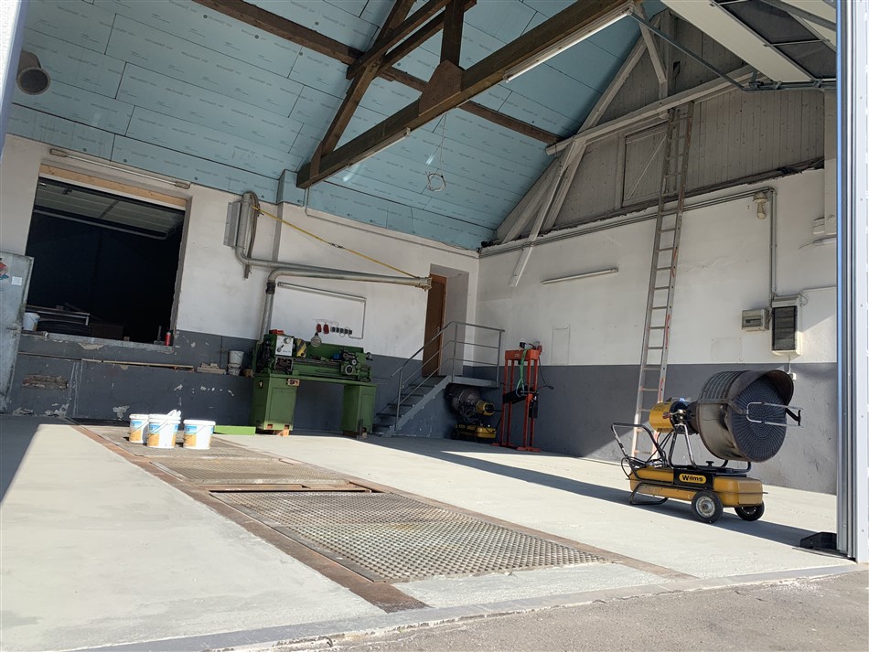 Wohnhaus mit Garage und Garten, ehem. Kfz-Werkstatt mit Waschhalle