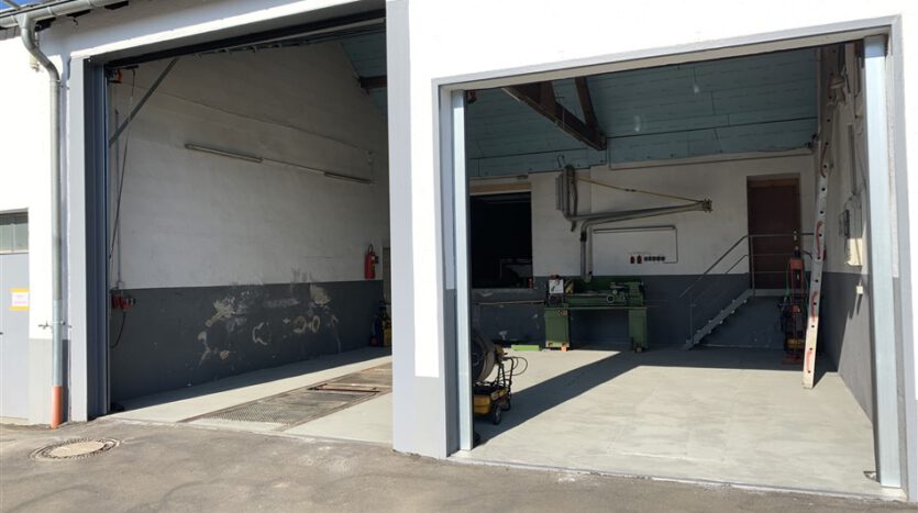 Wohnhaus mit Garage und Garten, ehem. Kfz-Werkstatt mit Waschhalle